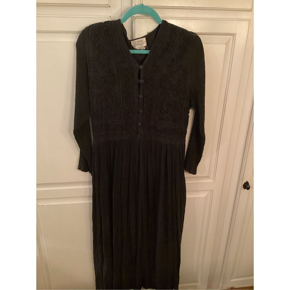 J. Gee Black Embroidered Maxi Dress Sz  2X Long Sleeve Vintage Gorgeous
